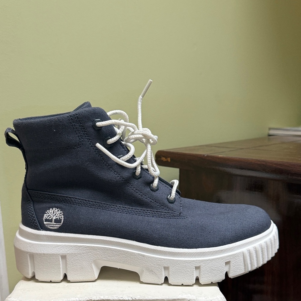 Timberland super light in Dark Blue High-Top Boots White Soles S:9 women H12N12